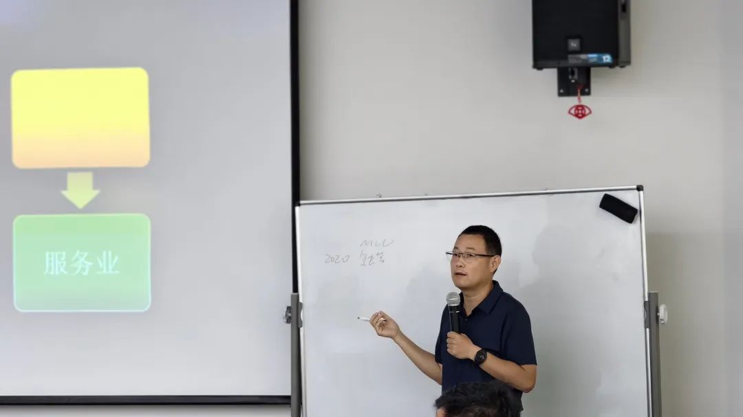 c5aebee552396bcdc32413b4c9adeaee.jpg