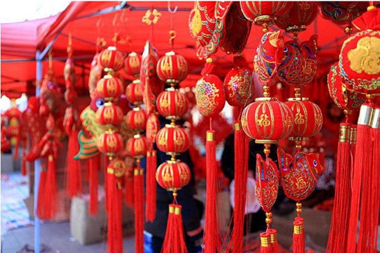 http://finance.qingdaonews.com/images/attachement/jpg/site1/20170110/60eb6955c9e519dec8b901.jpg /enpproperty--> 青岛新闻网讯 1月12日,由青岛国际会展中心、青岛国展商务展览有限公司组织策划的囤年货,过大年青岛特色年货购物节将在青岛国际会展中心4号馆盛大开幕。本次展会将持续8天,于1月19日结束。